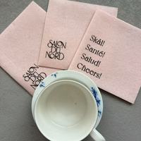 Serviettes en lin comme les serviettes de boisson Airlaid, douces, absorbantes, serviettes de cocktail de bar de restaurant pour les fêtes, les mariages, les dîners ou les événements