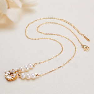 Collar de Concha en Forma de Corazón de Moda al por Mayor con Colgante de Trébol de la Suerte y Cadena de Perlas de Agua Dulce - Product Image 2