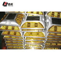 Mata Kucing harga rendah kancing jalan raya Aluminium produk peringatan lalu lintas untuk keamanan jalan