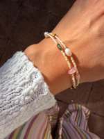 Bracelets populaires à faible MOQ, superposés, mignons, rose pâle, en pierre naturelle et perles de culture d'eau douce, avec chaîne en or 18 carats et perles de rocaille minuscules