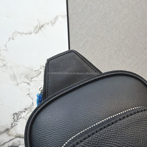 Bolso de Pecho Impermeable Vintage para Hombre con Cierre de Cremallera, Riñonera y Bolsos Bandolera de Diseño Louis a la Moda - Product Image 4