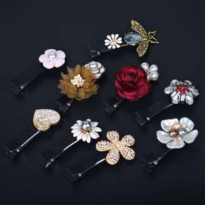 Corea las mujeres perla diamante abeja corona mariposa Camelia Clips <span class=keywords><strong>de</strong></span> pelo <span class=keywords><strong>de</strong></span> seda rosa <span class=keywords><strong>de</strong></span> pelo <span class=keywords><strong>de</strong></span> flores para las niñas accesorios para el cabello - Product Image 1