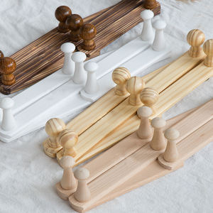 Cintre de chemise en bois de losange de haute qualité avec crochets en bois pivotants pour accrocher - Product Image 2