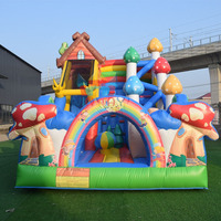 Maison de rebond gonflable commerciale sur le thème des contes de fées avec toboggan sec/humide et zone de saut combinée pour les fêtes en plein air