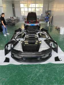 Kit complet <span class=keywords><strong>de</strong></span> carrosserie en fibre <span class=keywords><strong>de</strong></span> carbone OVT, spoiler avant/arrière, jupes latérales, amortisseurs, 992/718, mise à niveau <span class=keywords><strong>de</strong></span> réduction du bruit, 1 mm - Product Image 6