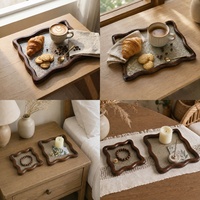 Plateau en verre gaufré avec cadre en bois vintage à motif ondulé