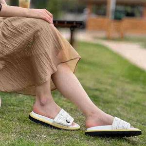 รองเท้าโ<span class=keywords><strong>ล</strong></span>ฟเฟอร์ RHOADES 2025 รุ่นหรูหรา <span class=keywords><strong>ล</strong></span>ายดอกคามิลเลีย หนัง PU สวมใส่สบาย รองเท้าแตะ<span class=keywords><strong>ผู้หญิง</strong></span>สำหรับฤดูร้อน พื้นรองเท้าแบบหนา แฟชั่นใหม่มาแรง - Product Image 4