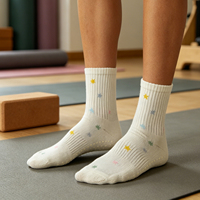 Chaussettes antidérapantes pour femmes avec logo personnalisé, pour la remise en forme en salle, le yoga, chaussettes antidérapantes respirantes pour l'entraînement, chaussettes antidérapantes pour le pilates