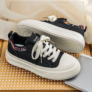 Chaussures de skate à semelle épaisse, chaussures plates en toile tendance, chaussures décontractées respirantes de haute qualité pour hommes et femmes - Product Image 4