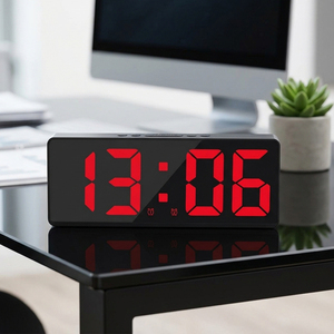Cadeau de Noël Décoration de chambre Série <span class=keywords><strong>Radio</strong></span> Chine Mini Horloge numérique de table 3D électronique à commande LED avec <span class=keywords><strong>radio</strong></span>-<span class=keywords><strong>réveil</strong></span> et fonction scène dynamique - Product Image 1