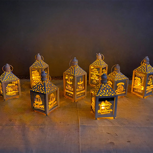 Farol de Navidad de Metal de 15 cm, Decoración Navideña, Farol LED Luminoso para Árbol, con Patrón de Muñeco de Nieve y Papá Noel, Regalo de Navidad - Product Image 1