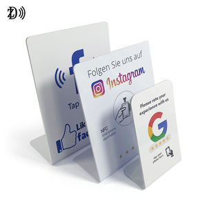 Diseño personalizado NTAG215 QR Code Display Stand Google Review Card <span class=keywords><strong>L</strong></span> Shape RFID NFC PVC Card Display Stand - Product Image 2