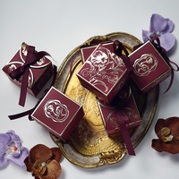 Emballage Cadeau Personnalisé de Luxe pour Mariage: Boîte Pliante en Papier avec Finition Mat et Gaufrage pour Dragées Chocolatées pour Invités