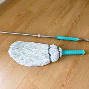 <span class=keywords><strong>Fregona</strong></span> Twist autoexprimible de microfibra para uso doméstico Exprimidor de agua manos libres con limpieza de suelo de poste de acero - Product Image 4