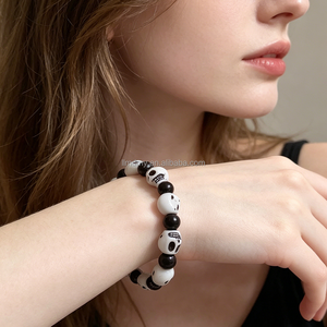 Bracelet élastique tête de mort pour fête gothique, accessoire style <span class=keywords><strong>rockabilly</strong></span>, bijoux pour événement à thème vintage, cadeau de Noël - Product Image 5