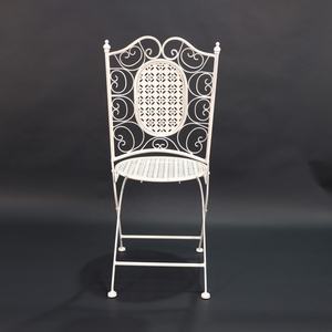 Silla plegable rústica blanca estilo Barcelona para bodas en jardín al aire libre con asiento redondo - Product Image 5