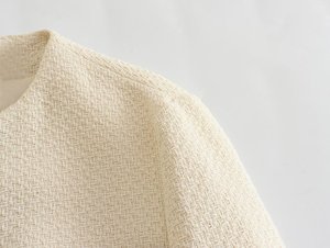 2025 printemps nouvel an Style européen américain blanc col montant <span class=keywords><strong>Blazer</strong></span> avec bouton en métal décoration courte parfum veste - Product Image 4