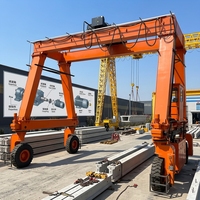 Grue portique sur pneus en caoutchouc portable de 10 à 50 tonnes, grue cantilever sans rail pour la construction et la manutention de conteneurs