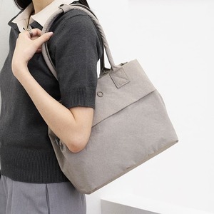 Bolso de Hombro KEIRYO Ailé de Nailon Ligero con Correa Acolchada, 30x26cm, para Mujer, Disponible en Taiwán - Product Image 1