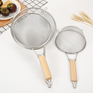 Stainless Steel Strainer 18Cm With Wooden Handle For Kitchen Use - Product Image 2