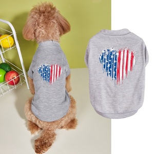 Amerikanische Flagge Herz-Print Patriotisches 4. Juli Feiertagsparty Teddy Welpen Katze Zweibeiniges Fleece-Weste Baumwollmischung Hunde-T-Shirt - Product Image 2