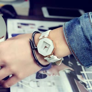 2024 Phụ Nữ Của Xu Hướng Sáng Tạo Đơn Giản Kim Cương Nhỏ Quay Số Phụ Nữ Của Đồng Hồ Vành Đai Đồng Hồ + Vòng Đeo Tay Thiết Lập Thạch Anh Đồng Hồ Phụ Nữ 2Pcs Montre Homme - Product Image 2