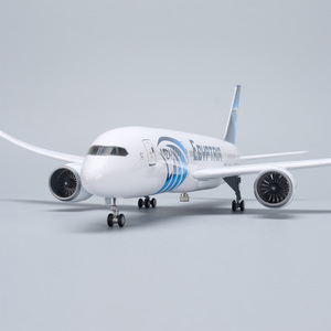 Modelo de Avión de Resina Boeing 787-9 de Egypt Air Airlines a Escala 1/145 de 43 cm con Tren de Aterrizaje - Product Image 4