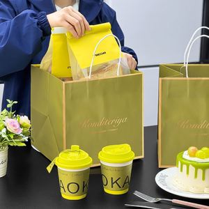 ถุงกระดาษคราฟท์แบบมีหูหิ้ว สำหรับใส่เค้กและขนมหวาน เป็นมิตรกับสิ่งแวดล้อม พร้อมโลโก้ของคุณเอง - Product Image 2