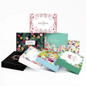 Petites boîtes d'expédition en carton avec Logo en feuille d'or, bon marché, coffret cadeau pour <span class=keywords><strong>abonnement</strong></span> de soins de la peau - Product Image 1
