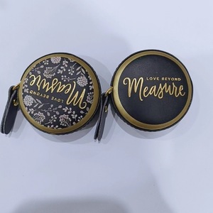 Mini Cinta Métrica de Cuero Suave GZ de 5.5x5.5cm, Recuerdos de Boda, Regalos para la Fiesta Nupcial, Regalos Promocionales Novedosos - Product Image 1