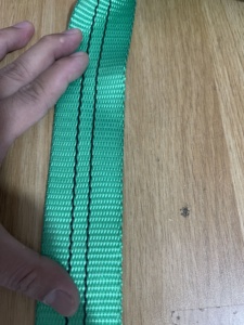 สายรัดโพลีเอสเตอร์ลายทางสีน้ำเงินขนาด 5 ซม. รับน้ำหนักได้ 4 ตัน สายรัดสินค้าสำหรับงานหนัก ความแข็งแรงสูง สำหรับงานอุตสาหกรรม ยี่ห้อ SANBOO - Product Image 2