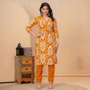 Conjunto de Kurta y Pantalón con Estampado de Mostaza para Mujer |   Kurti Tradicional con Cuello en V, Tela de Algodón y Corte Regular para Uso Casual - Product Image 1