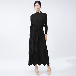 Nouvelle Robe Longue Plissée Irrégulière Respirante Coupe A-line pour Femme 2025 – 100% Polyester Haute Qualité – Vente en Gros Usine - Product Image 3