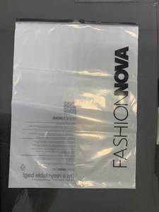 OEM, venta al por mayor de fábrica de Vietnam, logotipo personalizado, bolsa con cremallera esmerilada en negro, tamaño pequeño, cierre de cremallera estable al calor, embalaje, suministro de alta calidad - Product Image 3