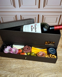 กล่องใส่วิสกี้ไวน์วอดก้าระดับไฮเอนด์มีฝาฟอยล์สีทองลายนูนสวยงามกระดาษแข็งพิมพ์ซิลค์สกรีนแบบมีแม่เหล็ก - Product Image 3