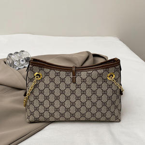 กระเป๋าสะพายไหล่ผู้หญิงคุณภาพสูง ความจุขนาดใหญ่ เหมาะสำหรับใช้งานกลางแจ้ง มาพร้อมสายโซ่และซิป 5804 - Product Image 3