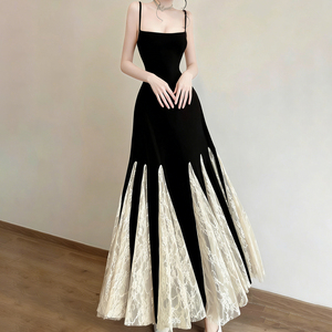 Vestido de Tirantes Finos de Diseño Francés Pure Desire con Encaje y Contraste en la Cintura, Nuevo, Elegante y Estilizador - Product Image 5