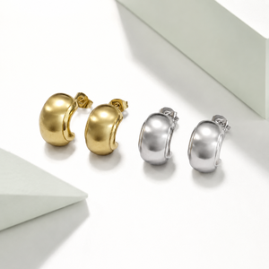 Boucles d'oreilles clous demi-cercle épaisses, en acier inoxydable avec placage sous vide or 14K, design incurvé large en forme de C, couleur or et argent - Product Image 1