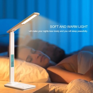 Lámpara de escritorio LED con cargador inalámbrico, luz nocturna de 10W, reloj despertador digital, pantalla de temperatura, lámpara de mesa de estudio con protección para los ojos - Product Image 6