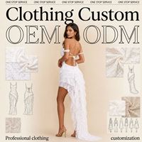 Robe longue élégante blanche en dentelle pour femme, à épaules dénudées, dos nu, asymétrique, avec jupe à volants superposés