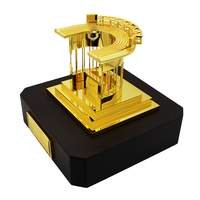 Trophée de course en métal des championnats d'athlétisme d'Asie de l'Ouest du Qatar 2023 avec base en bois de diamant noir