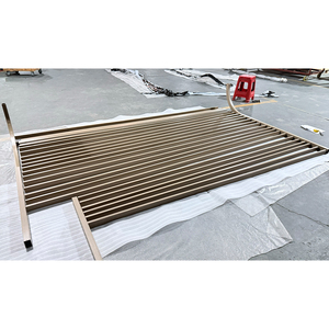 Lames <span class=keywords><strong>en</strong></span> aluminium à grain de <span class=keywords><strong>bois</strong></span> incurvées pour écran <span class=keywords><strong>extérieur</strong></span> de villa, vis cachées, panneaux <span class=keywords><strong>en</strong></span> aluminium à lattes, tube carré pour la <span class=keywords><strong>d</strong></span>écoration de la maison - Product Image 2
