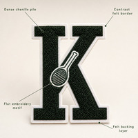 Écusson personnalisé en chenille avec lettre K et raquette de tennis à coudre pour vêtements et vestes – Fabrication OEM