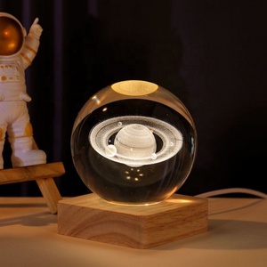 3D-Lasergravur Sonnensystem Crystal Magic Ball Glas geätzt Moon Night Galaxy Ball mit LED-Licht Holz basis - Product Image 3