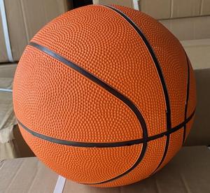 Balón <span class=keywords><strong>de</strong></span> Baloncesto <span class=keywords><strong>de</strong></span> Goma <span class=keywords><strong>de</strong></span> Fabricante, Tamaño 5 y 7, Precio al por Mayor, Económico para Promociones - Product Image 2