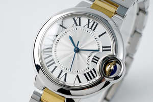 นาฬิกาจักรกลอัตโนมัติที่ทันสมัยและหรูหราพร้อมหน้าปัดสีชมพูสลักลายและสายโซ่สีทองระหว่างหน้าปัด กันน้ำสำหรับการใช้งานในชีวิตประจำวัน - Product Image 3