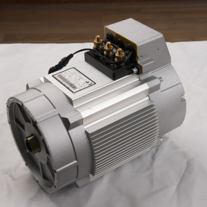 Kits de conversion de voiture Huanxin 96v 15kw avec moteur AC, protection IP55, pour pièces de mini-bus électriques - Product Image 3
