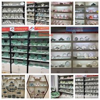 Services de table en céramique plaquée or de luxe pour mariage avec bordure dorée pour hôtel, assiettes et bols en porcelaine plaqués or
