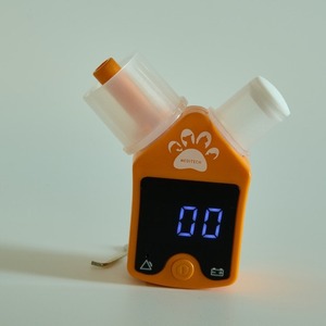 Alarma Respiratoria Veterinaria Recargable con Alerta Visual en Color Naranja y Blanco para Dispositivos de Monitoreo Animal - Product Image 3