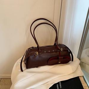 Nouveau sac à bandoulière pour femme en cuir véritable rétro résistant à l'eau avec fermeture à rabat, haut de gamme et polyvalent - Product Image 1